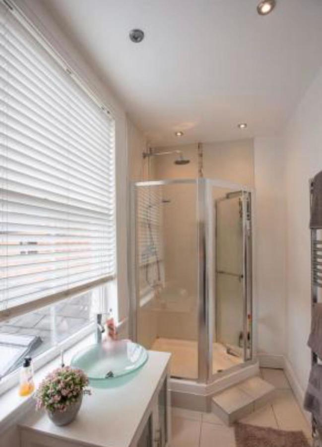 Beautiful 5 Bedroom House In Great Location. Coventry Exterior photo